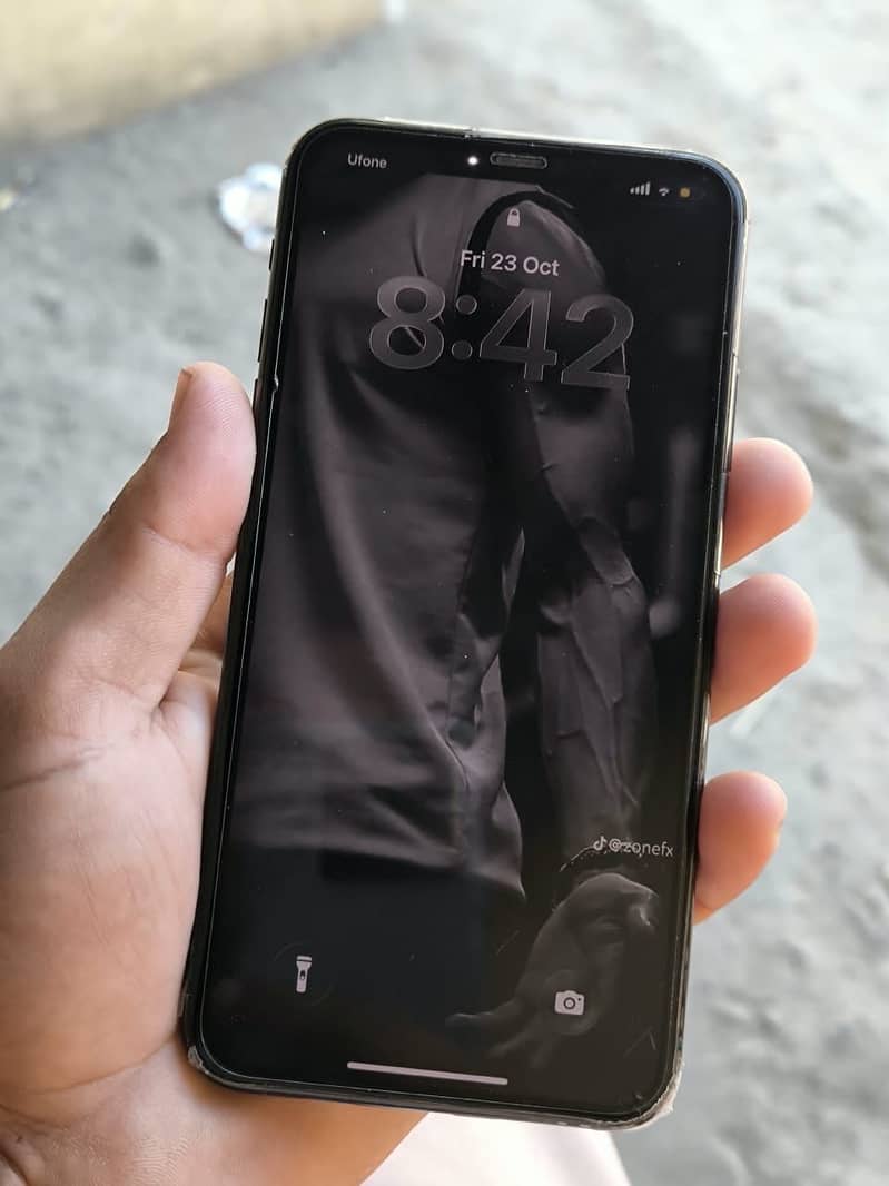 Apple iPhone 11 Pro Max 2