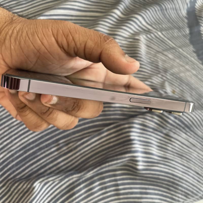 Apple iPhone 14 Pro 4