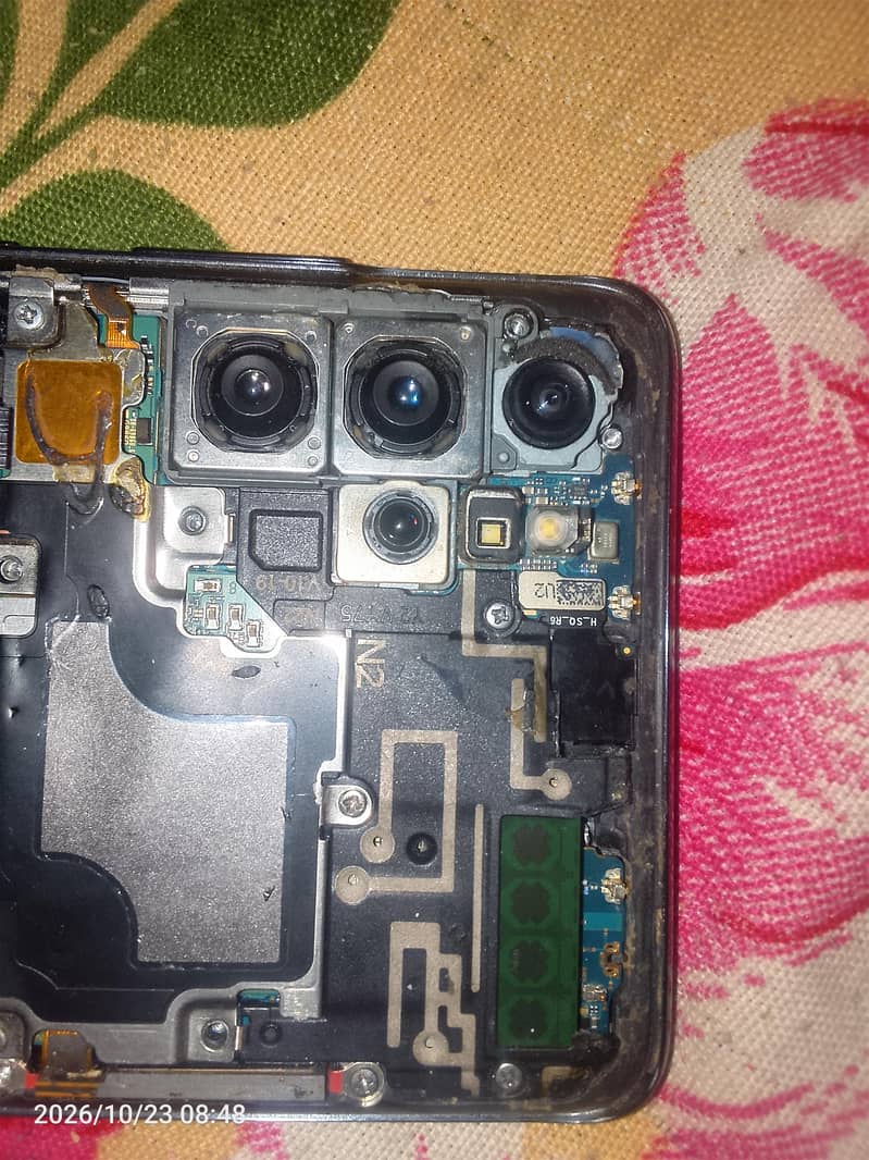Samsung Mobile S20 Plus 1