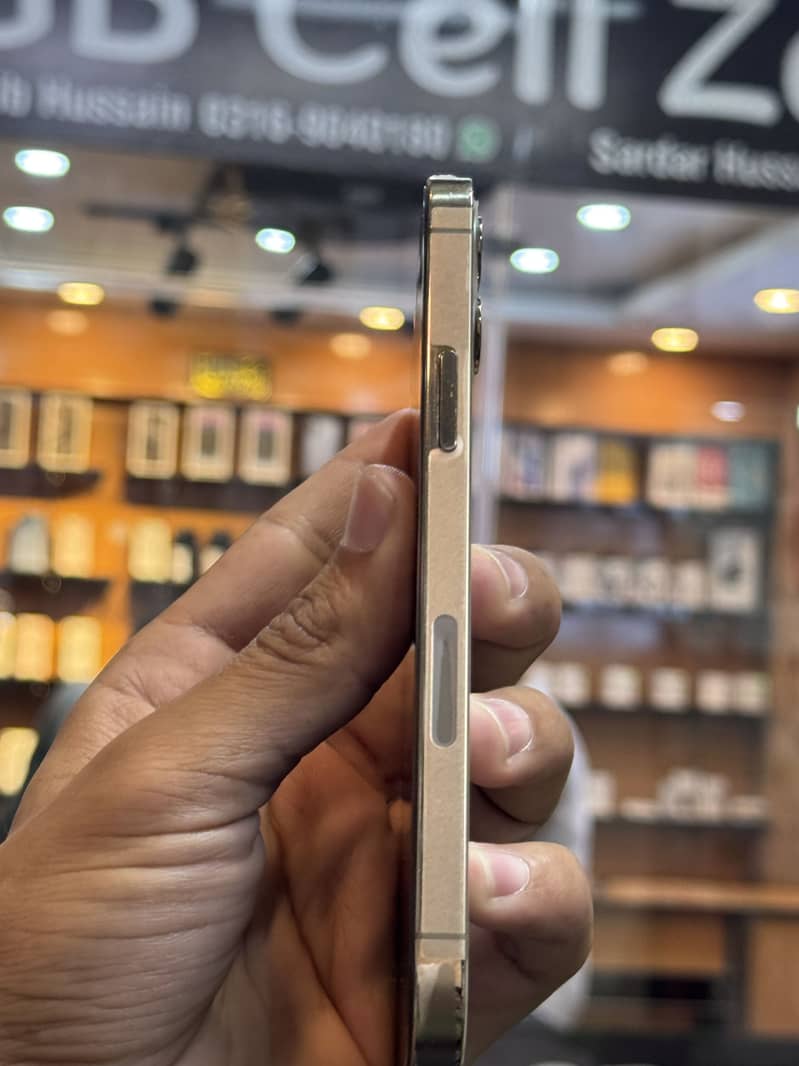 Apple iPhone 12 Pro 0