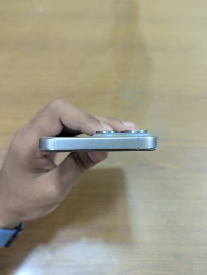 Apple iPhone 15 Pro Max 3