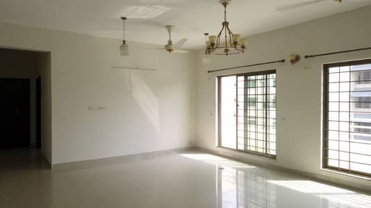 10 Marla 3 Bed Flat With Basement Parking For Sale In Askari 11 Lahore