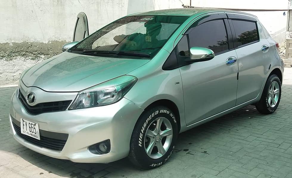 Toyota Vitz 2012 3