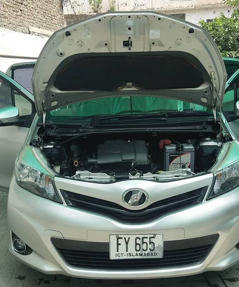 Toyota Vitz 2012 4