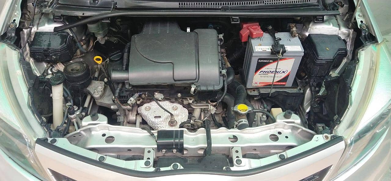 Toyota Vitz 2012 7
