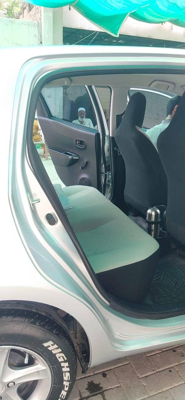 Toyota Vitz 2012 10