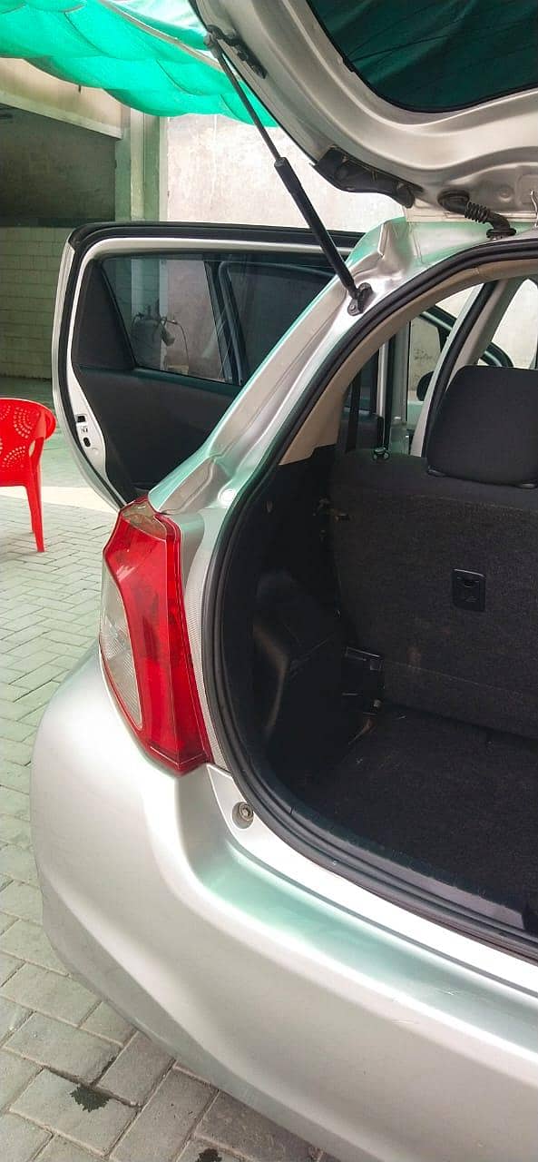 Toyota Vitz 2012 11