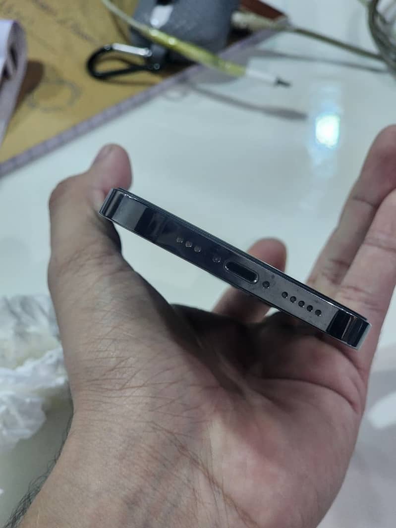 Apple iPhone 12 Pro 1