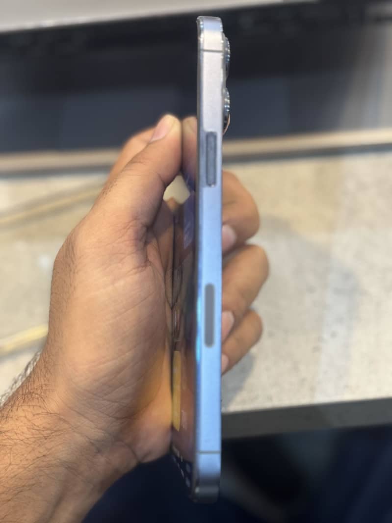 Apple iPhone 13 Pro Max 4