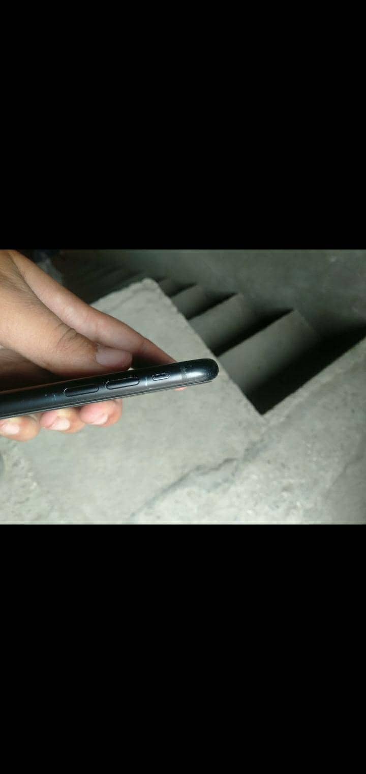 Apple iPhone XR 1