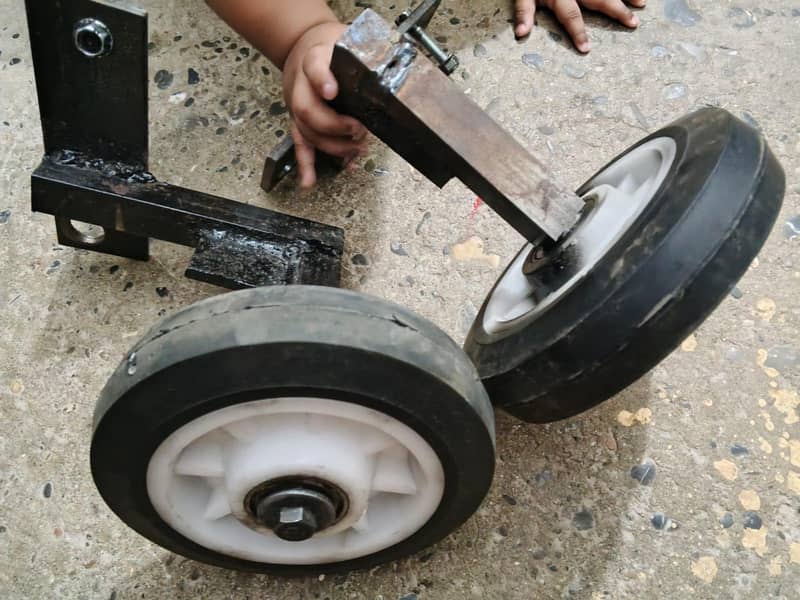 Scooty wheels 0