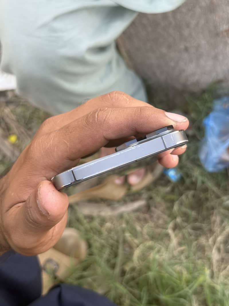 Apple iPhone 13 Pro Max 0