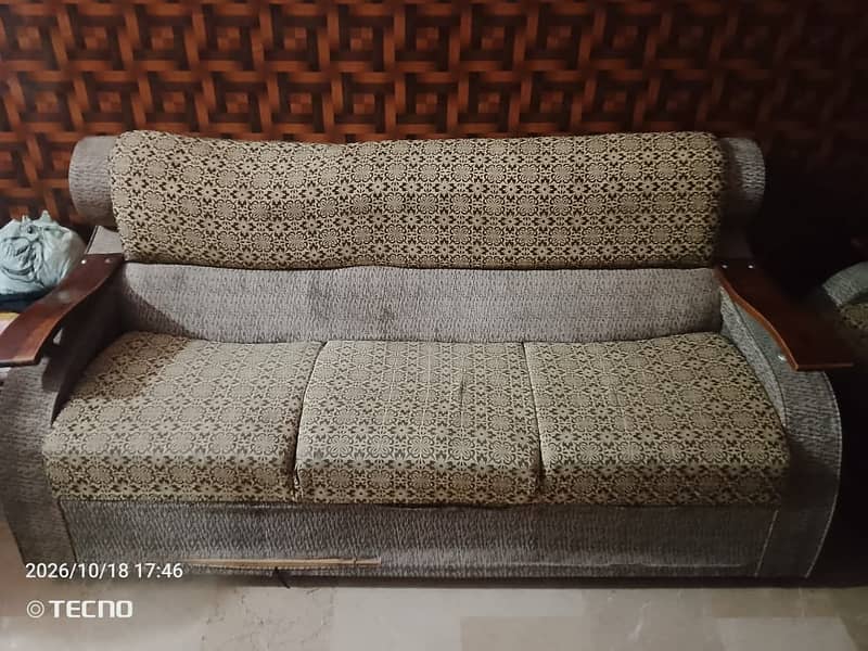 SOFA SET WITH TABLE 0