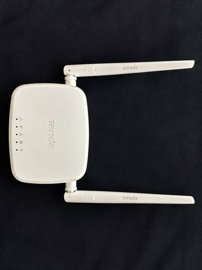 Tenda WiFi Router for Sale – Excellent Condition