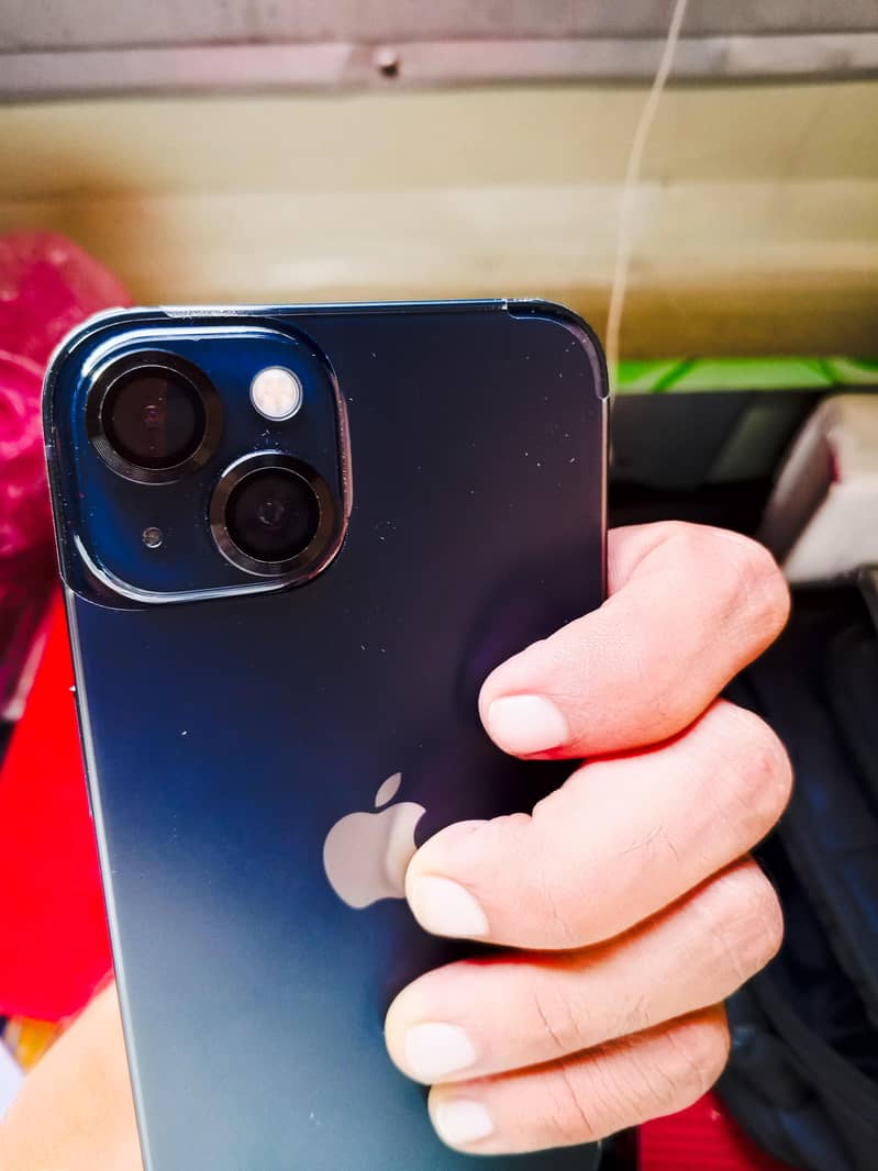 Apple iPhone 13 2