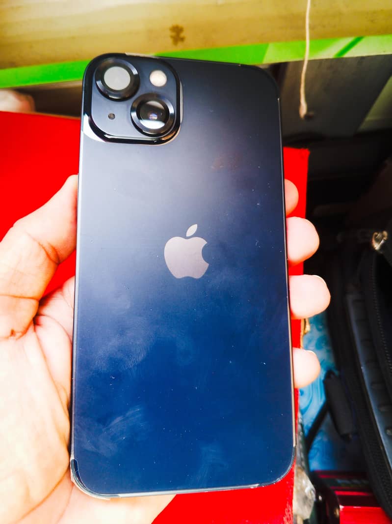 Apple iPhone 13 4