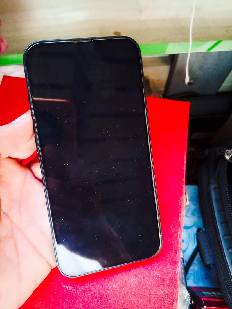 Apple iPhone 13 5