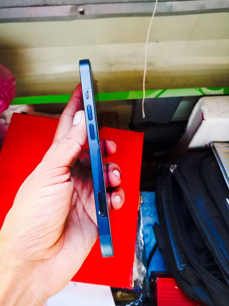 Apple iPhone 13 7