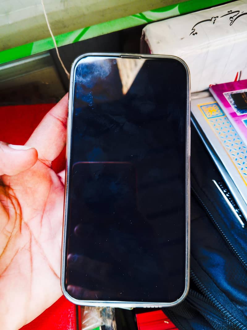 Apple iPhone 13 10