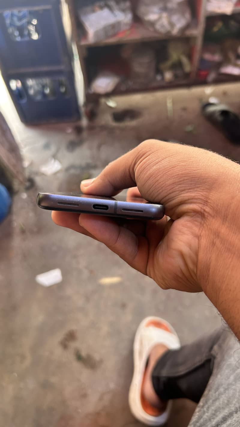 Google Pixel 8 6