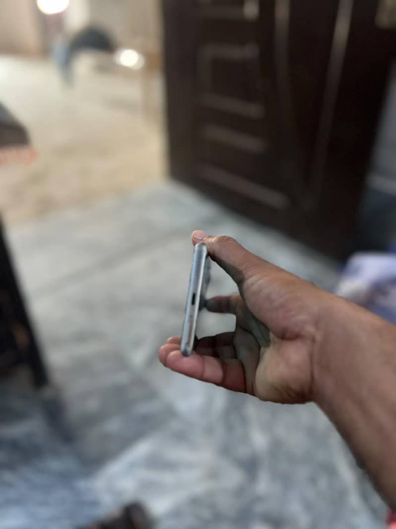Tecno CAMON 40 Pro 4