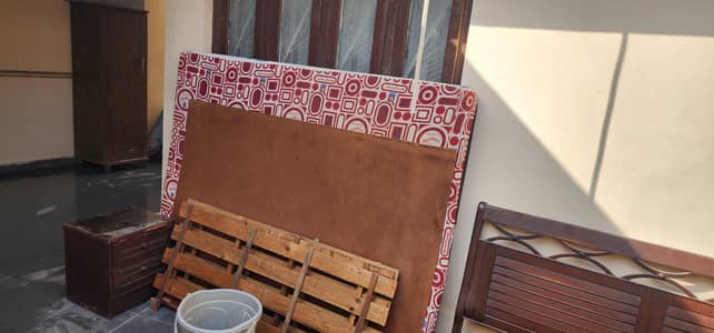 BED WITH MATTRESS