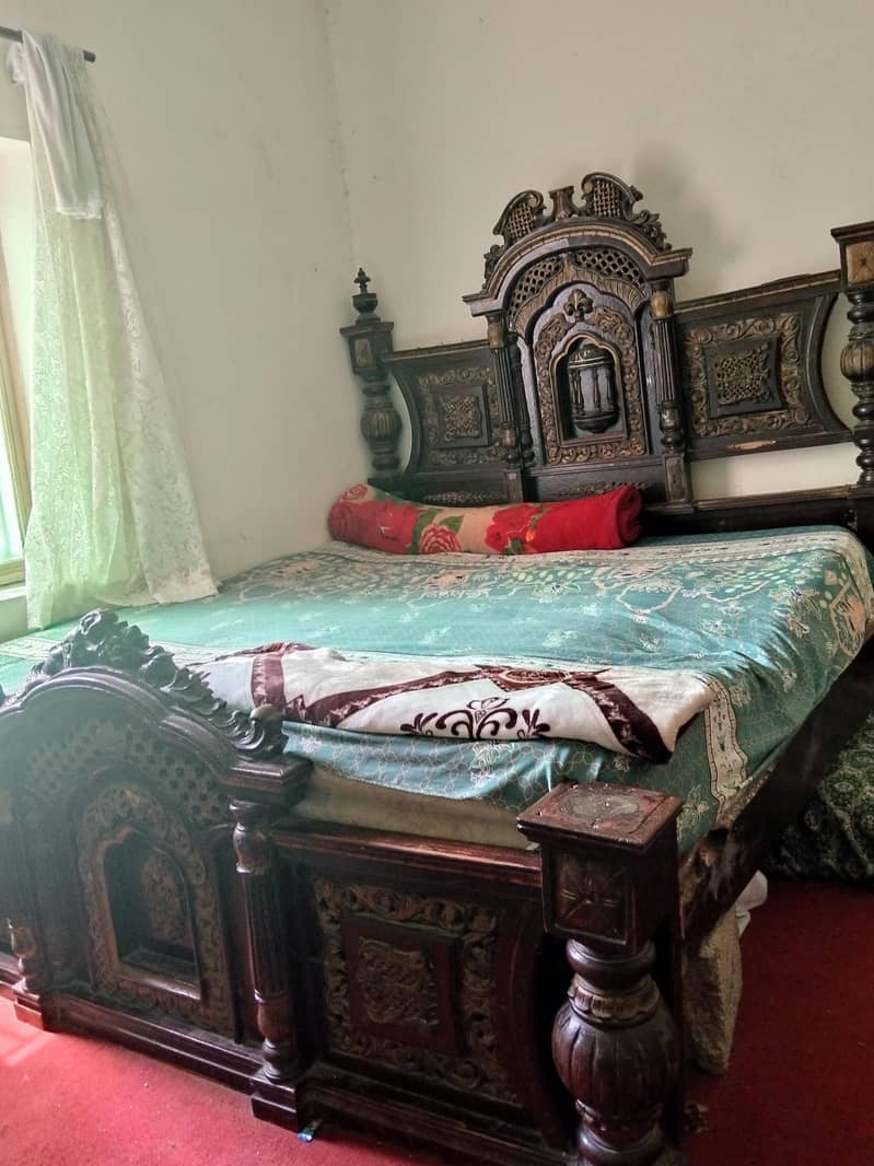 Brown color chinioti bed 2