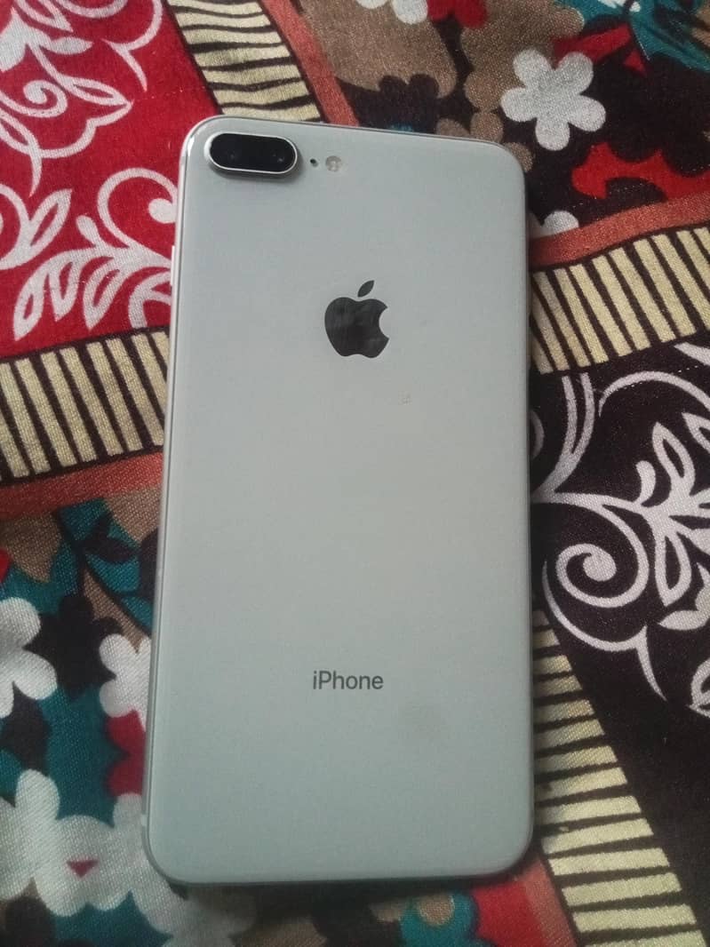 Apple iPhone 8 Plus 0