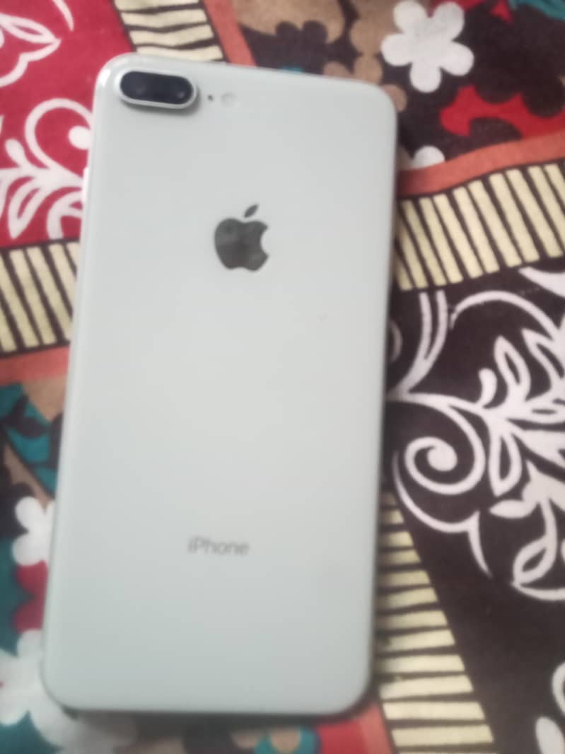 Apple iPhone 8 Plus 2