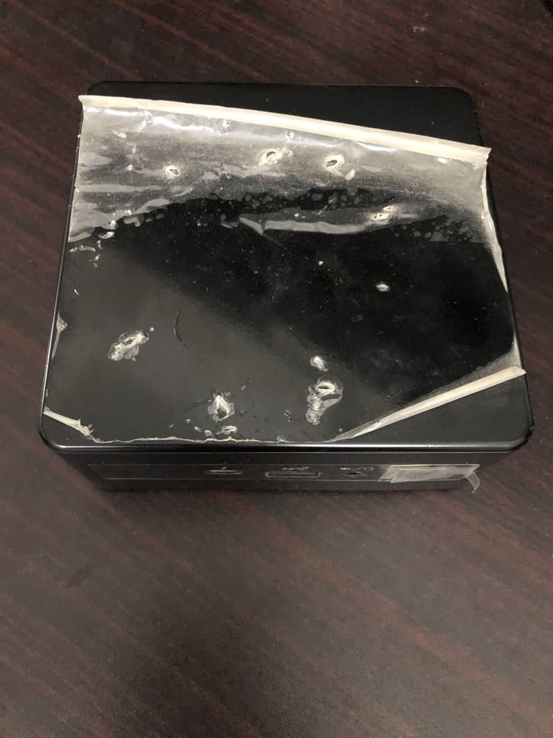 Intel NUC mini PC 0