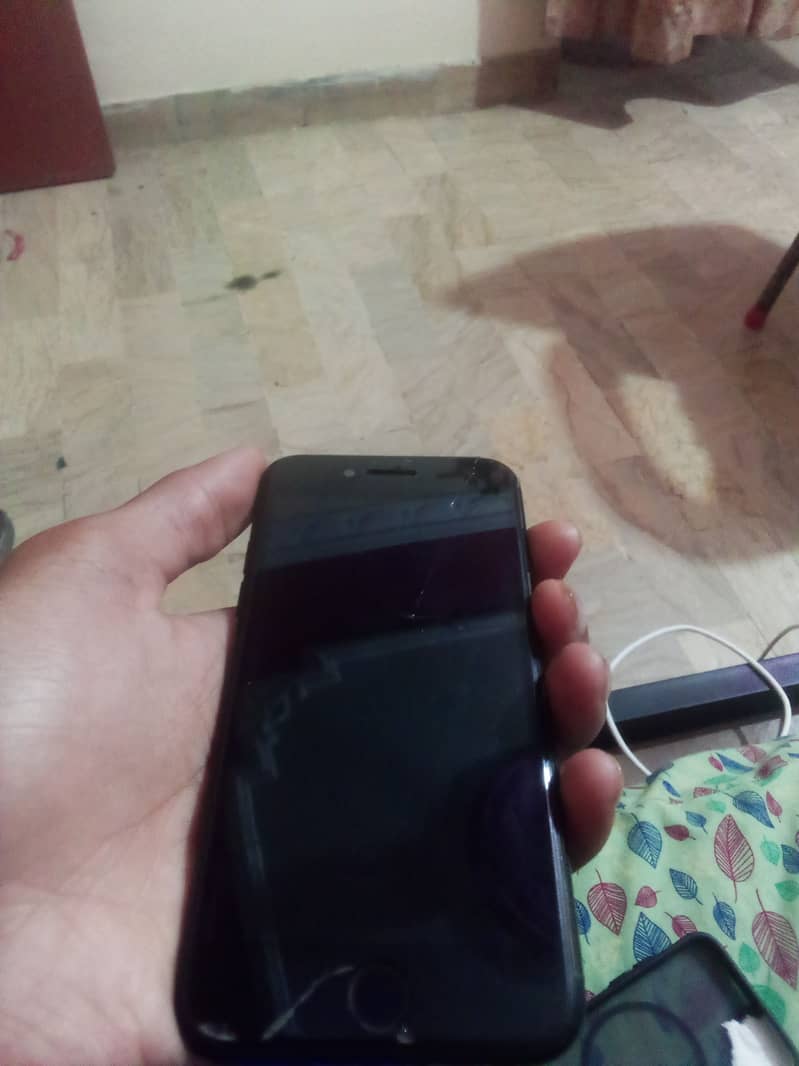 Apple iPhone SE 8