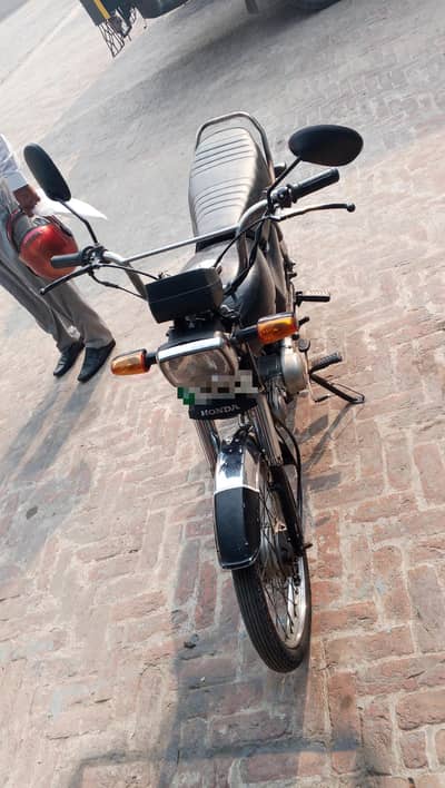 Honda CD 70 2012 Model Lahore Number - Good Condition - Urgent Sale