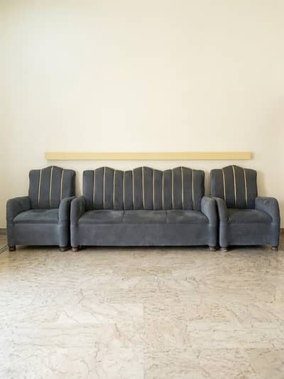 5-Seater Grey Sofa in Excellent Condition  | For Sale