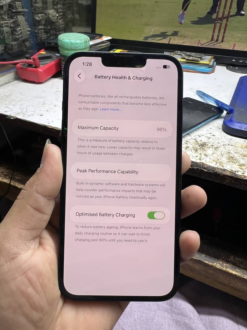 Apple iPhone 13 4