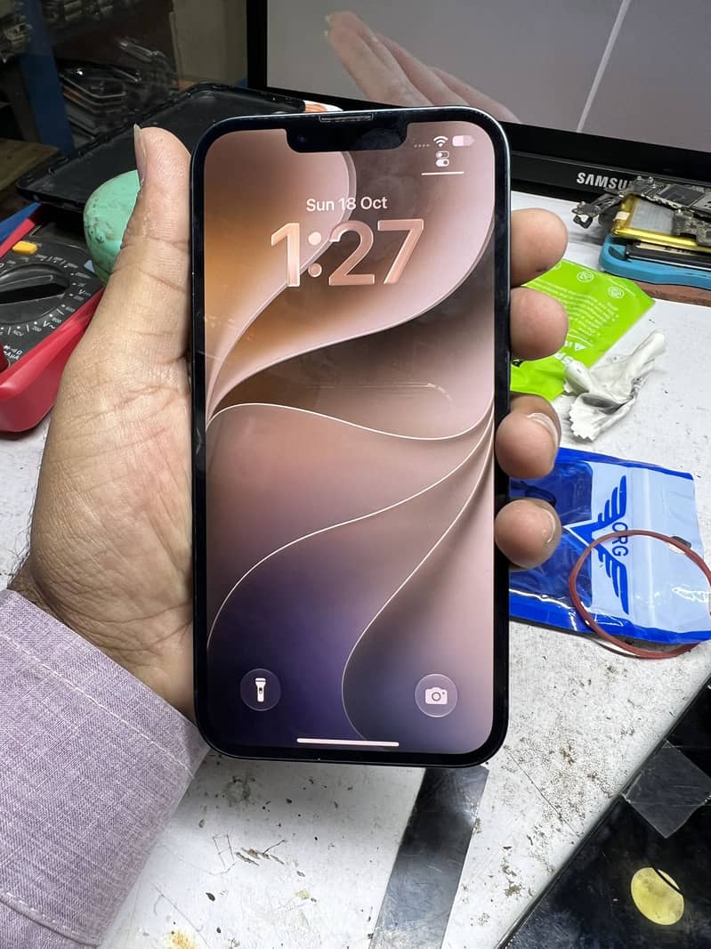 Apple iPhone 13 5