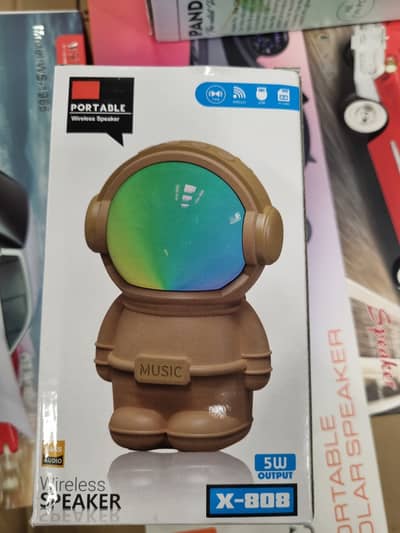 X808 Astronaut Shape Bluetooth Speaker Portable Speaker
