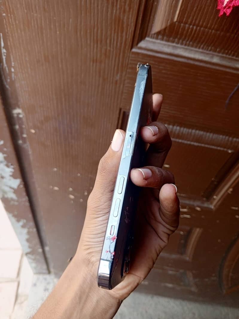 Apple iPhone 12 Pro Max 3