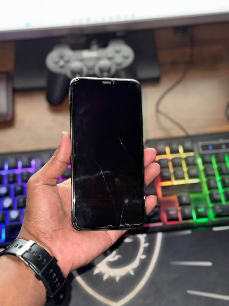 Apple iPhone XS Max 1