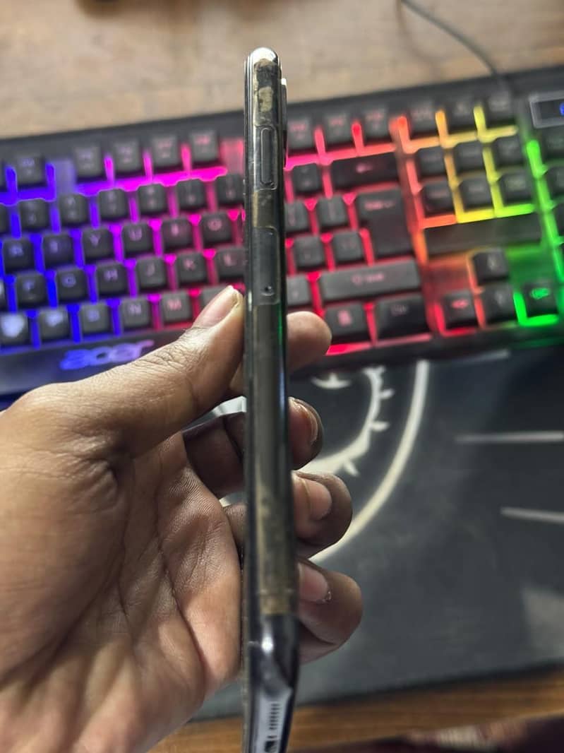 Apple iPhone XS Max 2