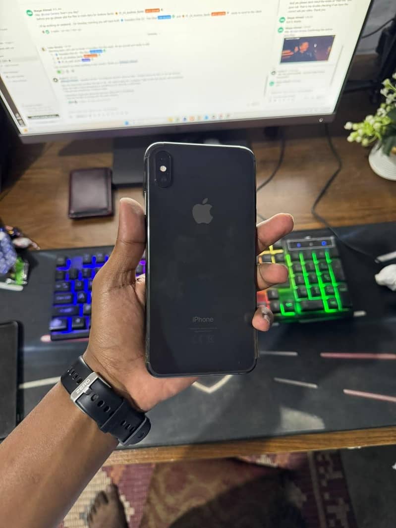 Apple iPhone XS Max 5