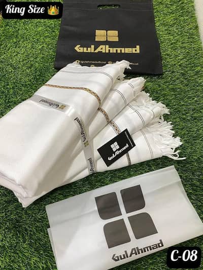 Elegant White Wool Shawl – Winter Collection