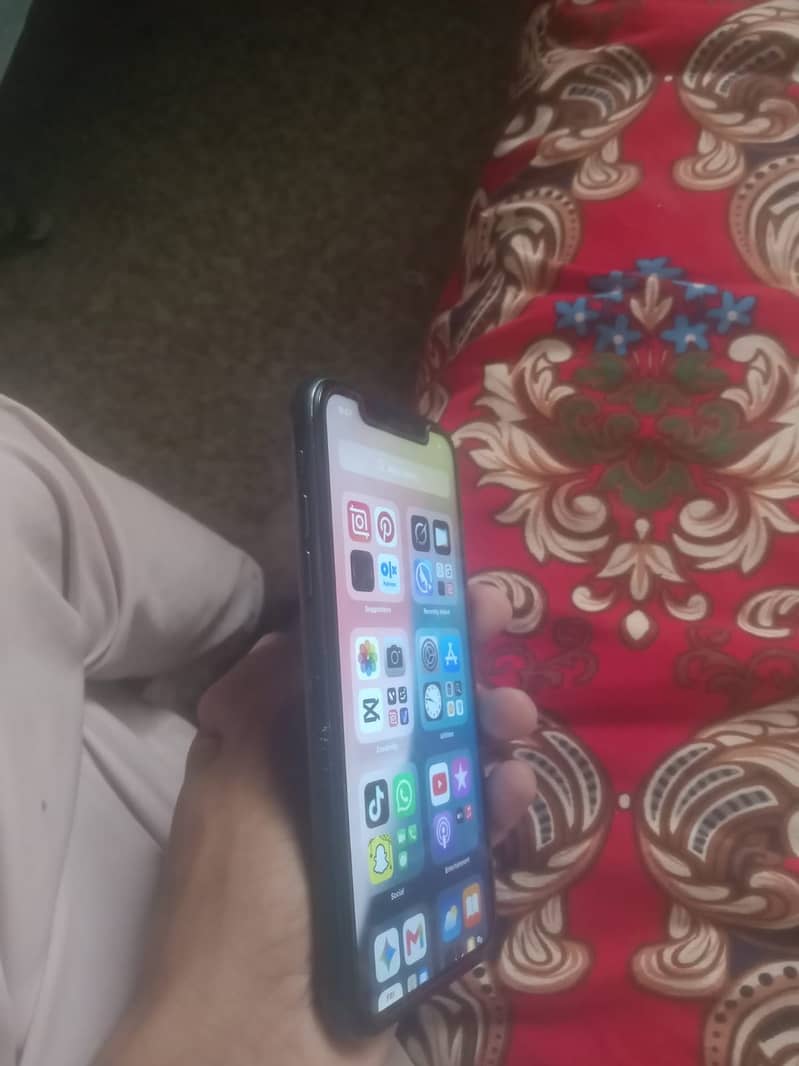Apple iPhone XR 1