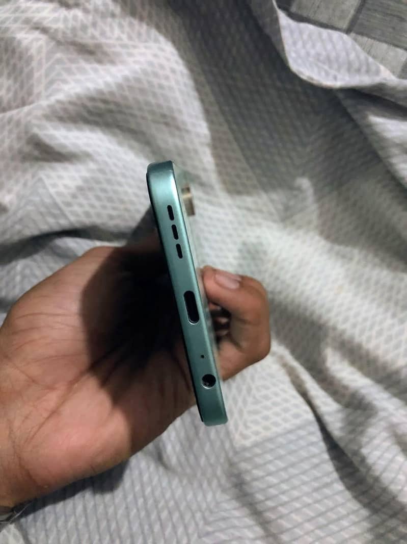 Tecno Spark 40 Pro 4