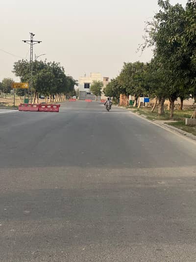 5 Marla Residential plot for Sale In New Lahore city ph2