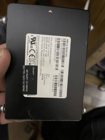 Samsung PM871b 256GB 2.5-inch SATA SSD