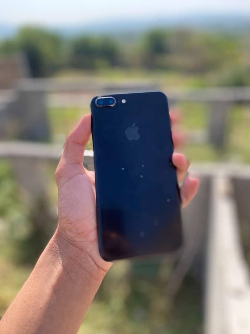Apple iPhone 7 Plus 0