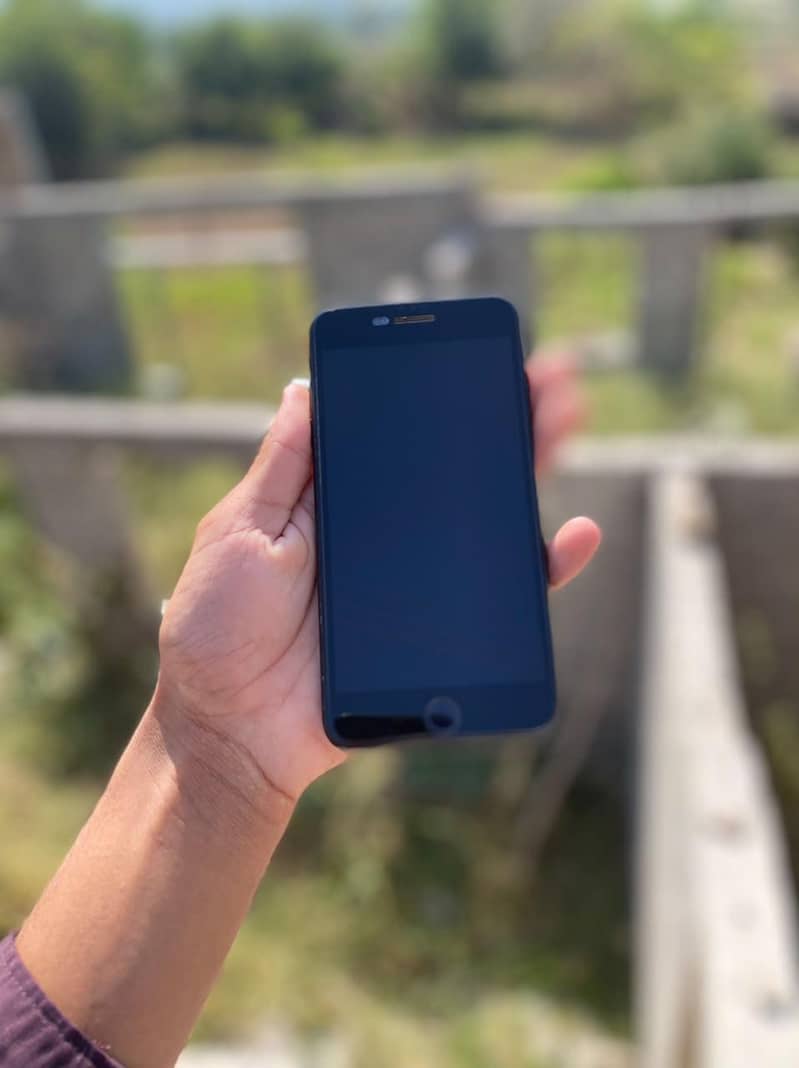 Apple iPhone 7 Plus 1