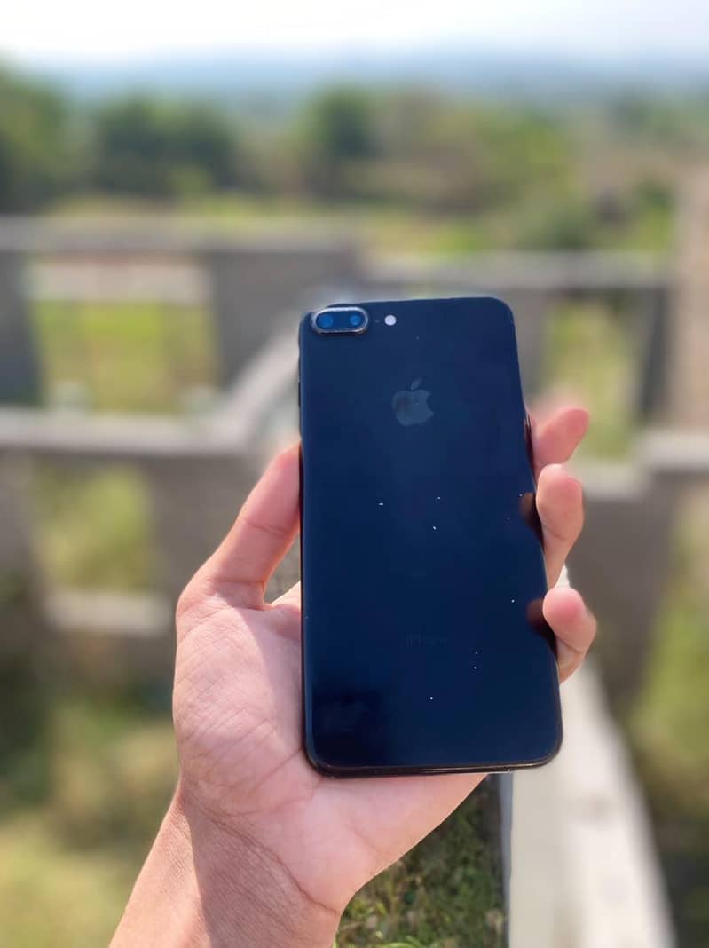 Apple iPhone 7 Plus 2