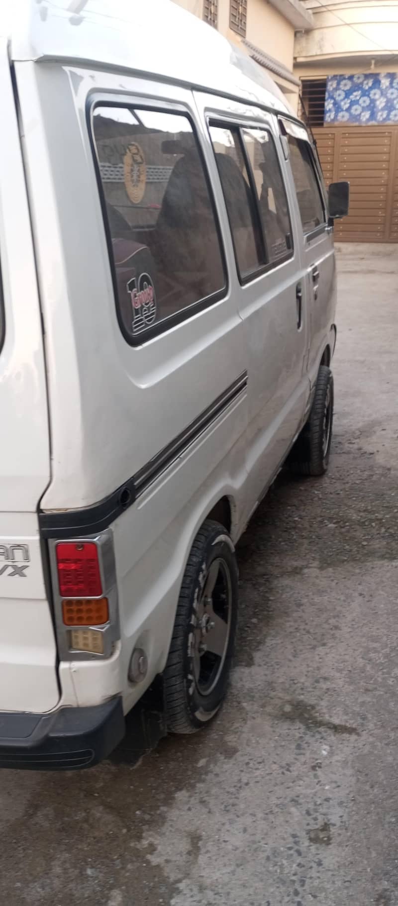 Suzuki Bolan 2011 2