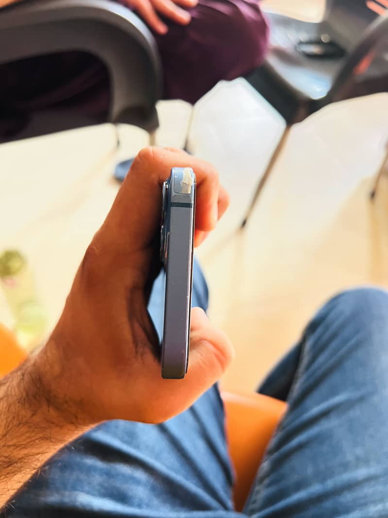 Apple iPhone 13 4